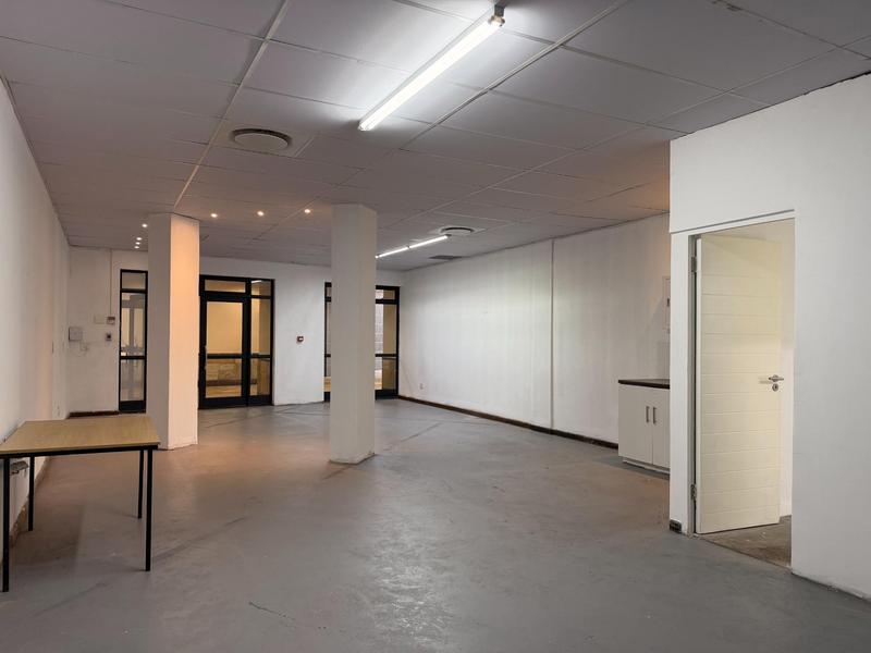 To Let Commercial Property for Rent in Humewood Eastern Cape